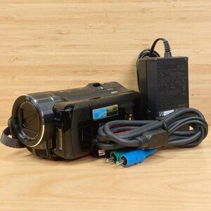 Canon Vixia HF10 HD Camcorder / full hd video / 16 GB Flash + SD / Tested